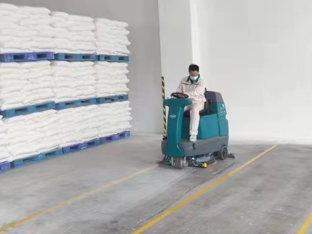 工廠全自動洗地機(jī)拖地車的維護(hù)與保養(yǎng)注意事項(xiàng)