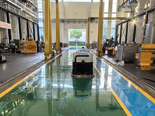 14億多人從“用上電”到“用好電”，坦力工業(yè)洗地機器人助力工廠地面清潔