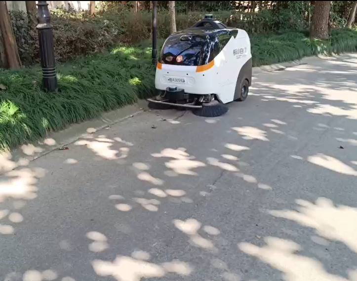坦力掃地機(jī)：工業(yè)園區(qū)與市政道路的清潔利器