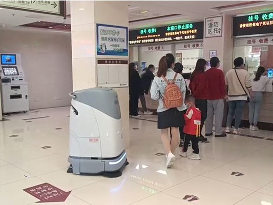 醫(yī)院地面太滑被投訴？坦力工業(yè)掃地機(jī)器人來搞定
