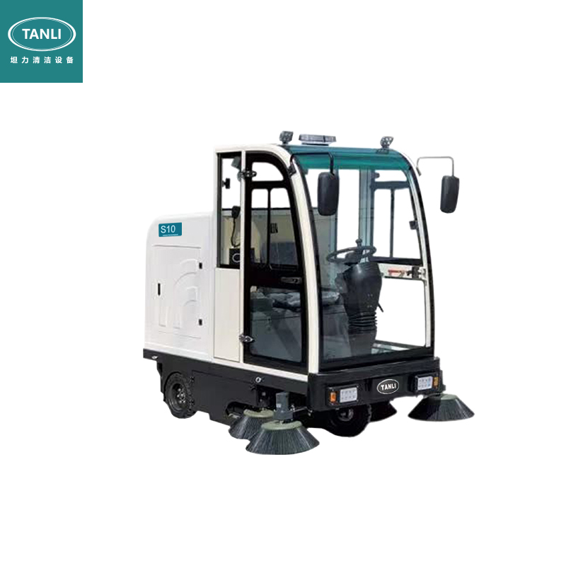 坦力駕駛式掃地機S10