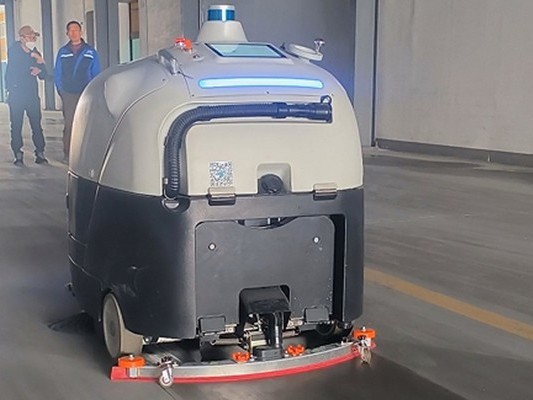 清潔工搬設備累到哭？這臺坦力智能無人駕駛洗地機自己坐電梯干活！